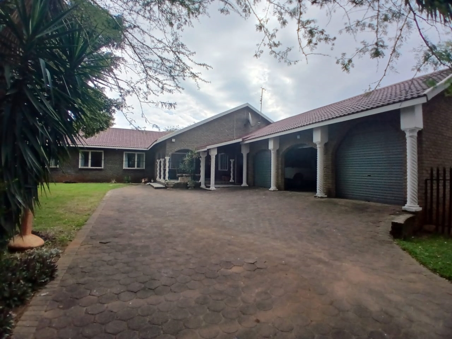 3 Bedroom Property for Sale in Geelhoutpark North West
